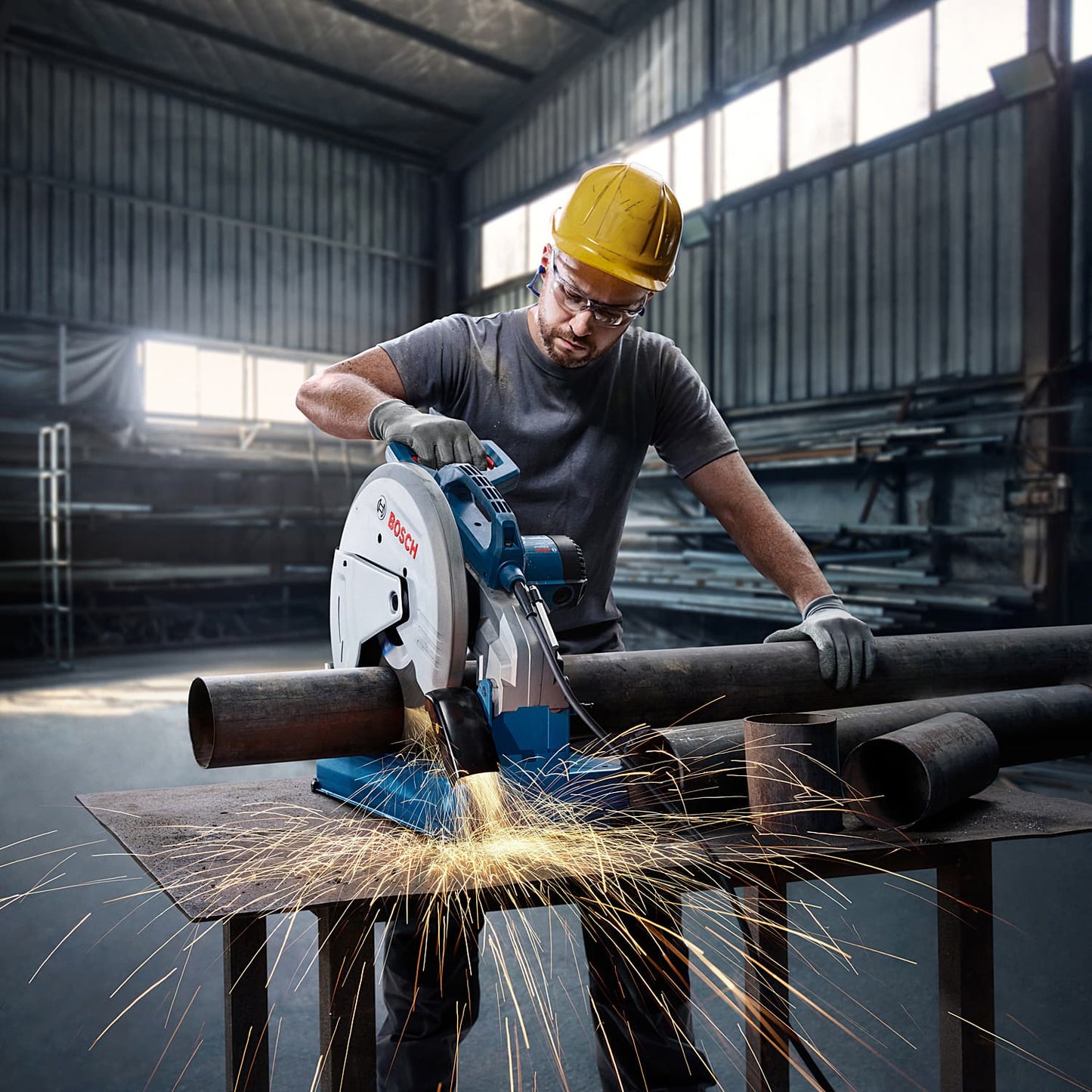 Bosch Metal Cut Off Saw 2000 W, 3800 RPM No Load Speed and 355 mm Disc Diameter, CO 200 (Without Saw Blade)